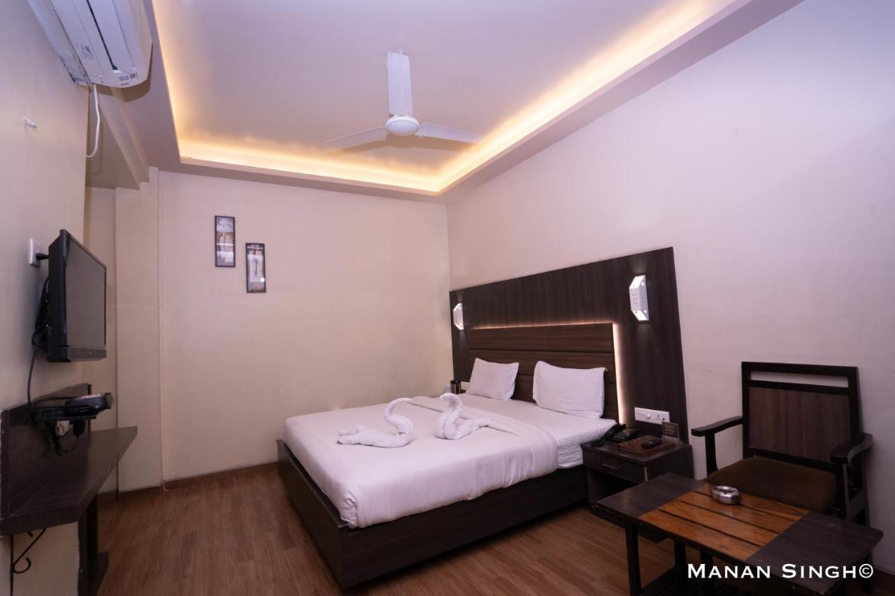 Hotel Samrat Jabalpur Ngoại thất bức ảnh