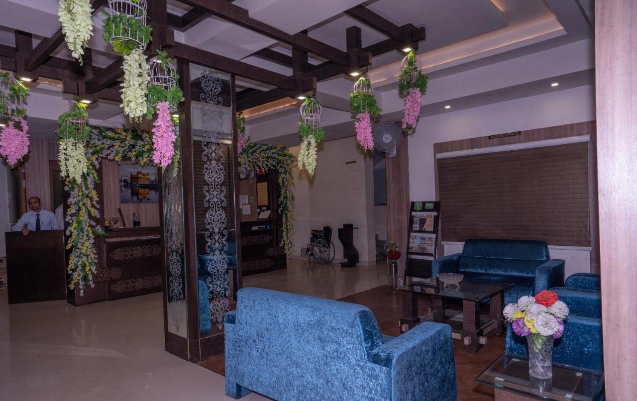 Hotel Samrat Jabalpur Ngoại thất bức ảnh