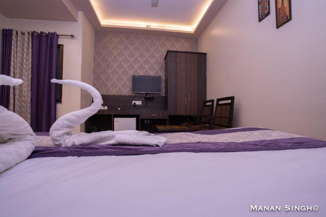 Hotel Samrat Jabalpur Ngoại thất bức ảnh