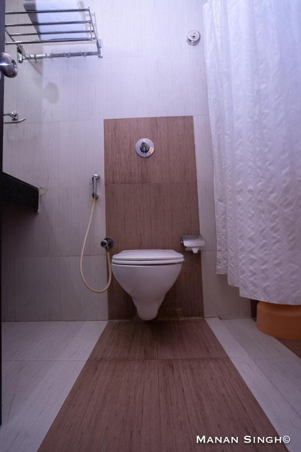 Hotel Samrat Jabalpur Ngoại thất bức ảnh